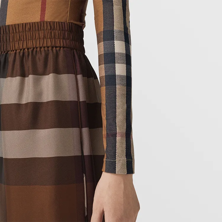 Burberry High waisted Checked Shorts-9
