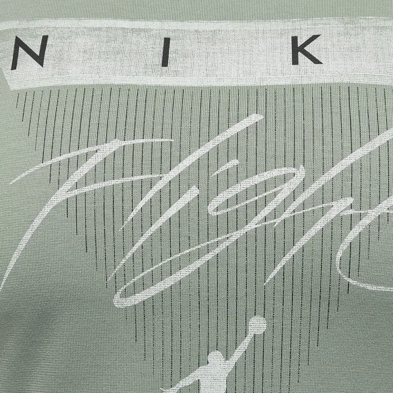 Nike Flight Heritage Women's Graphic T-Shirt Plus Size-4