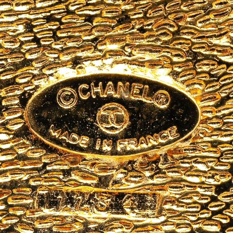 CHANEL Cc Logo embossed Rhombus Brooch-2