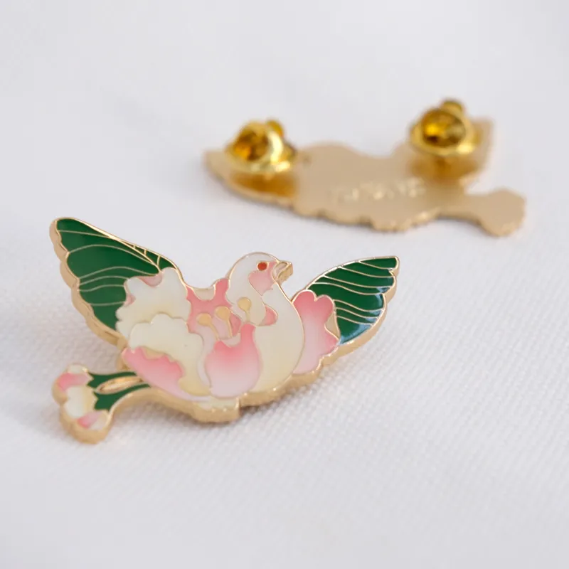 MAGGCOZONE Volunteer Army Brave Troops Marching Out Peace Dove Badge Brooch Accessories Merch Pendant Badges-1