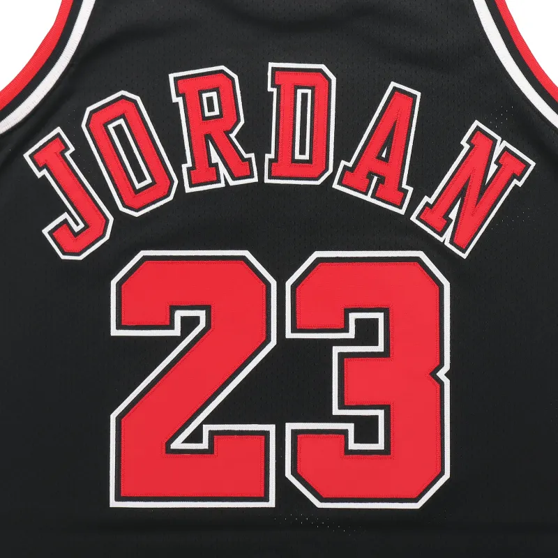Mitchell & Ness Chicago Bulls Alternate 1997 98 Michael Jordan Authentic Jersey-2