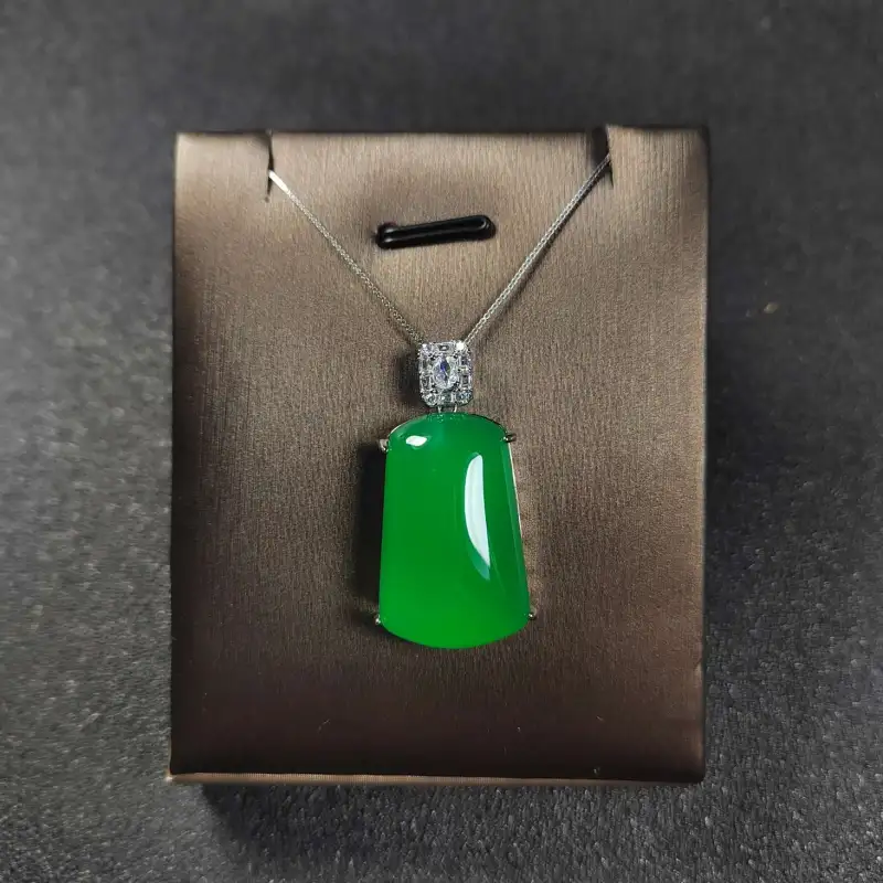 Grace Chalcedony Necklaces Women's-10
