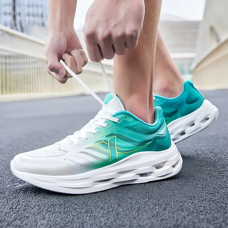 XTEP Breathable Lightweight Low Top Running Shoes Men's White Green-1