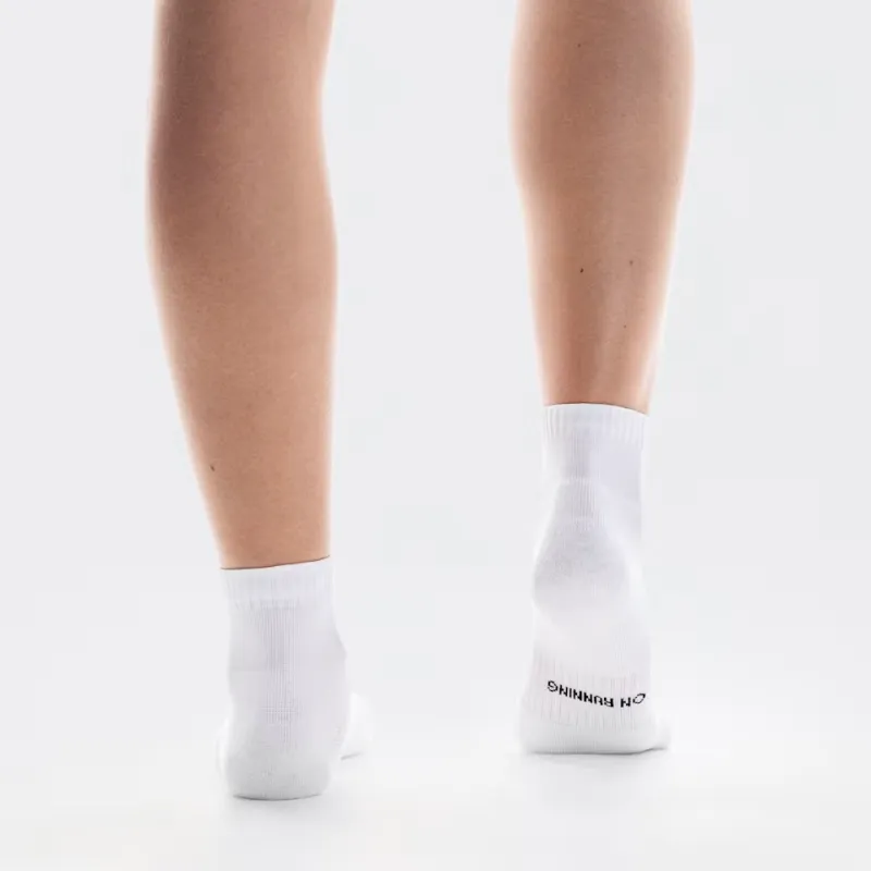 On Core Run Sock Mid 2P Mid Calf Socks Unisex 2 Pack White-2