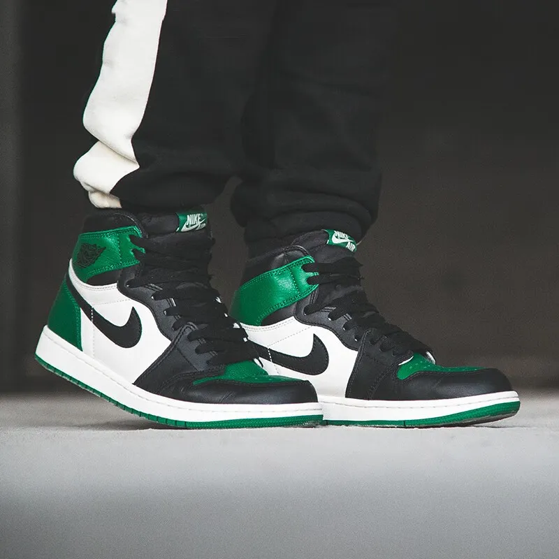 Jordan 1 Retro High OG GS Pine Green-1