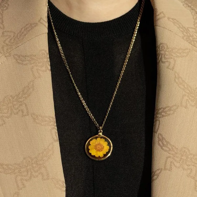 A.P.C Flower Pendant Necklace-2