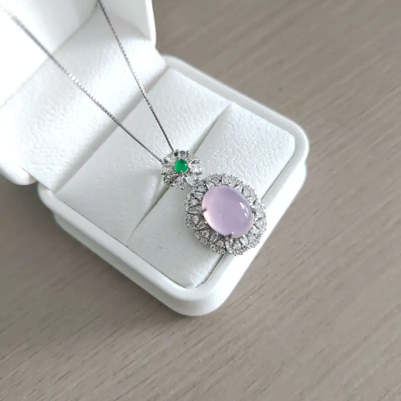 Grace Chalcedony Necklaces Women's-5
