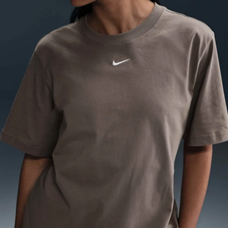 Nike Sportswear Essential Women's T Shirt-3