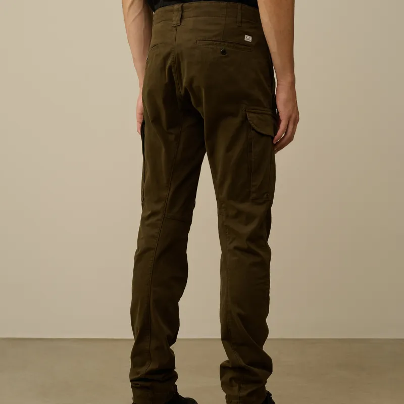 C.P.Company Lens Detailed Tapered Leg Cargo Pants-2
