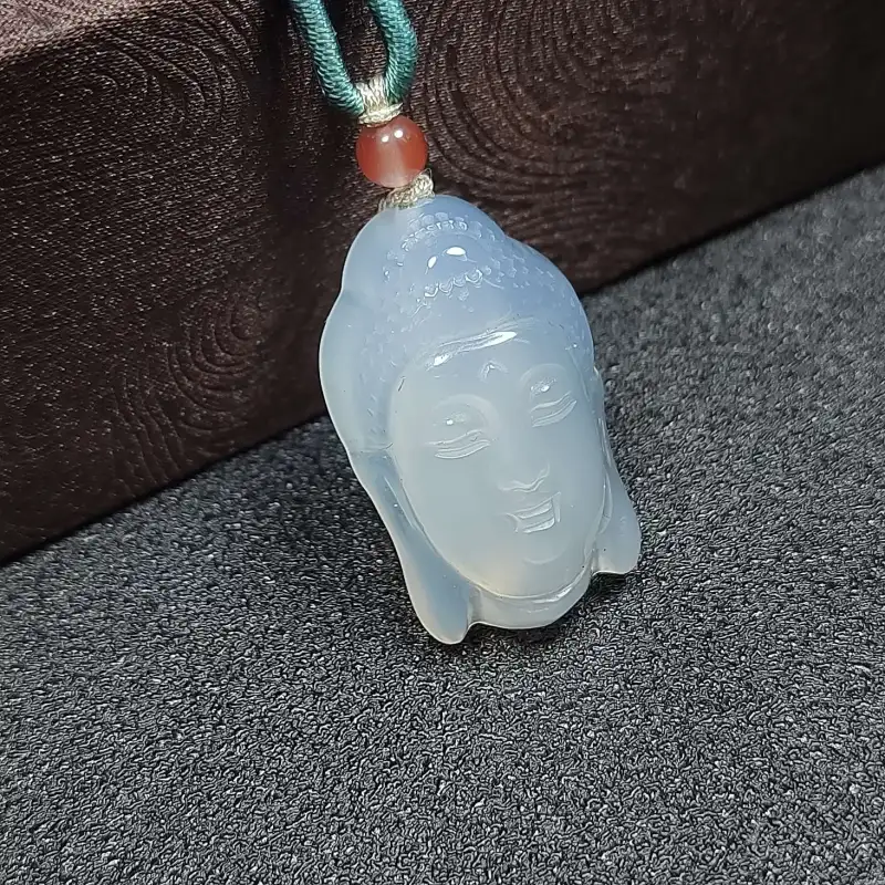 JUNWEN Chalcedony Necklaces Unisex-1