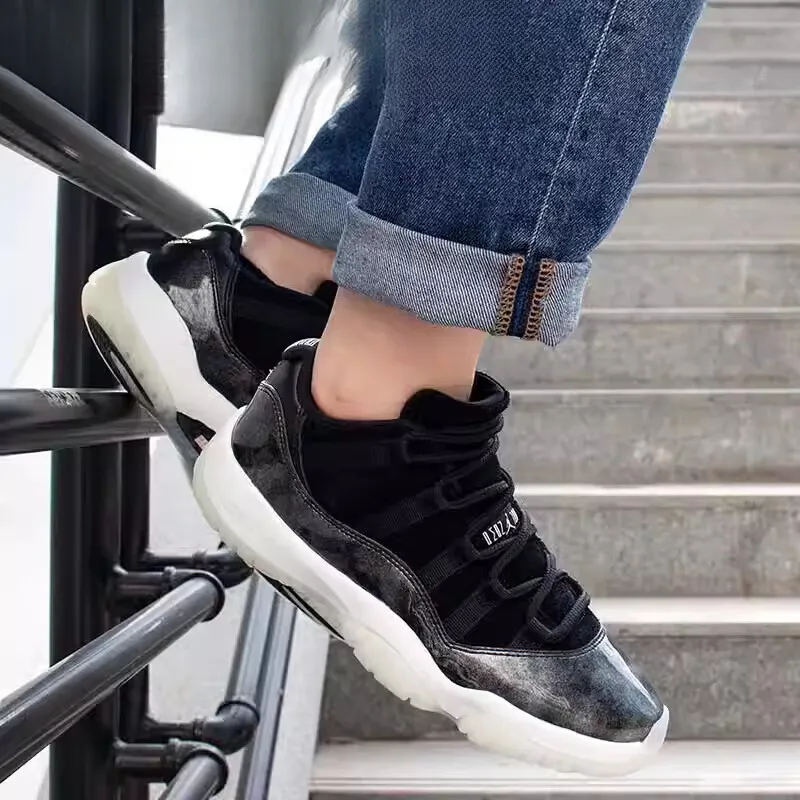 Jordan 11 Retro Low Barons GS-3