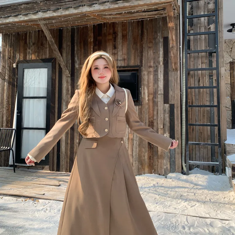 Cropped Coats Women's Khaki POIZON