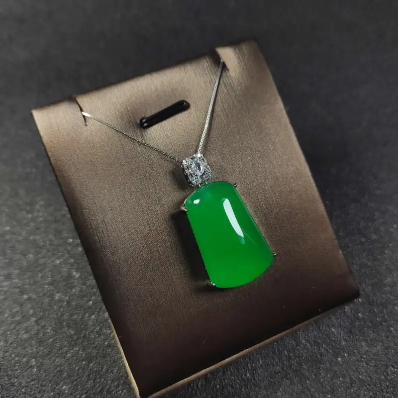 Grace Chalcedony Necklaces Women's-7