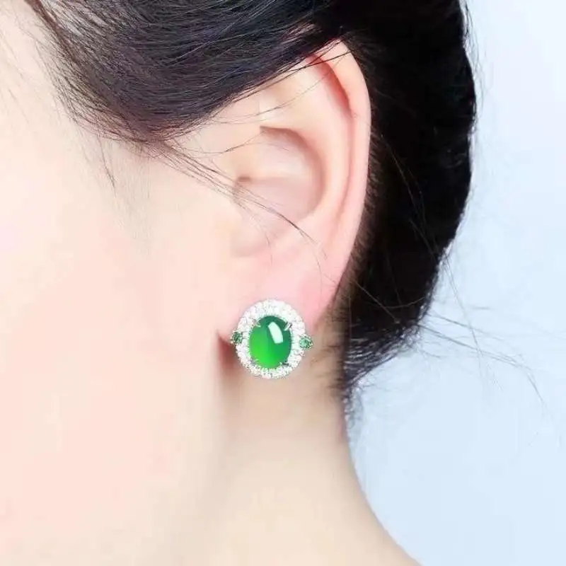 JUNWEN Chalcedony Stud Earrings Unisex-1