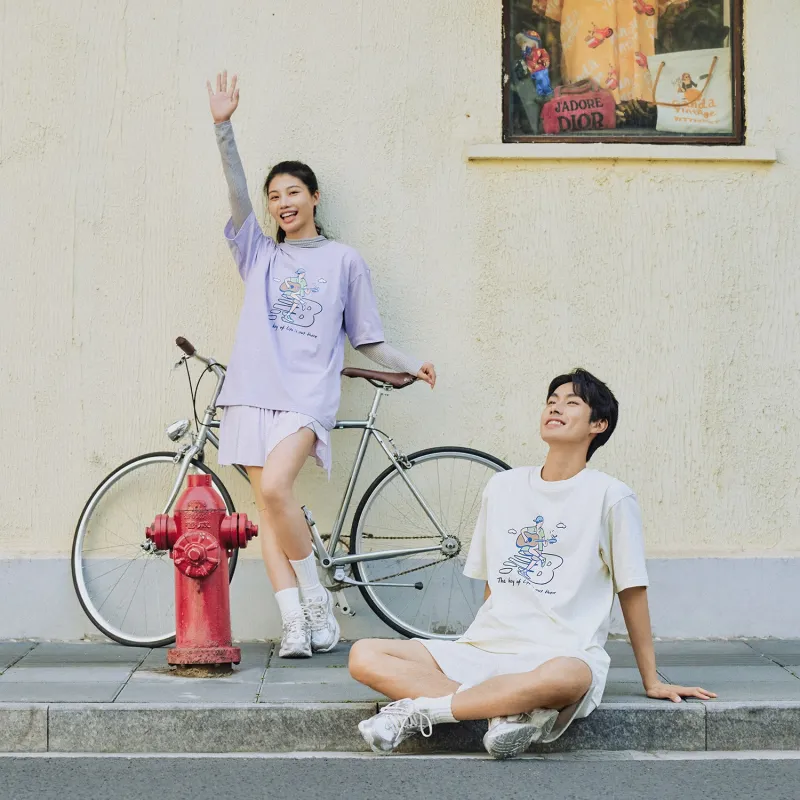 New Balance x PK SHEJISHILIANMINGKUAN Centripetal Life Illustration Series T Shirt Unisex Light Purple-10