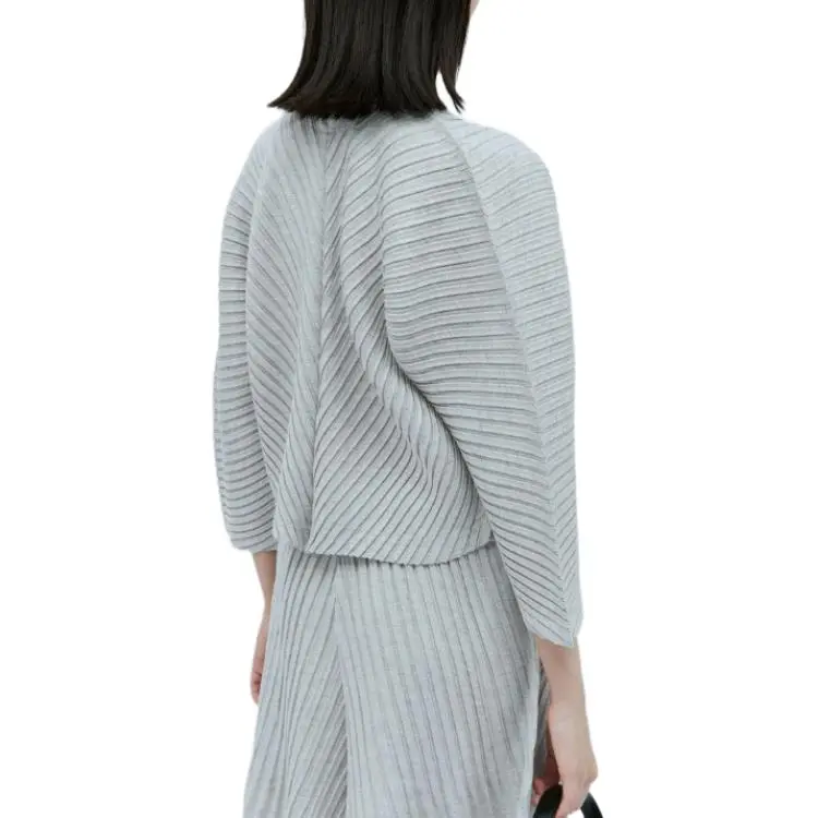 ISSEY MIYAKE Sweater Women's Gray-1