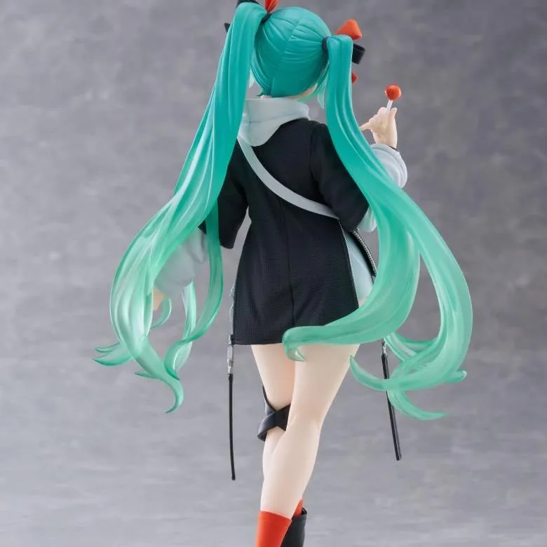 TAITO Hatsune Miku Fashion Figure Punk Bonus Gifts-3