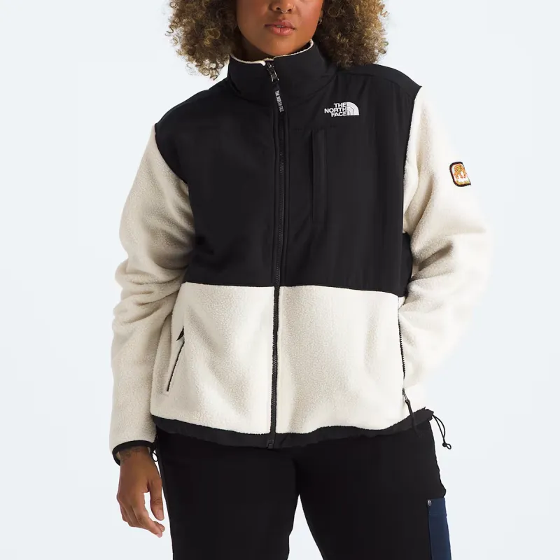 THE NORTH FACE DENALI FW24 Plus Retro Denali Jackets Coats Women's White Sand Dune/Black-1