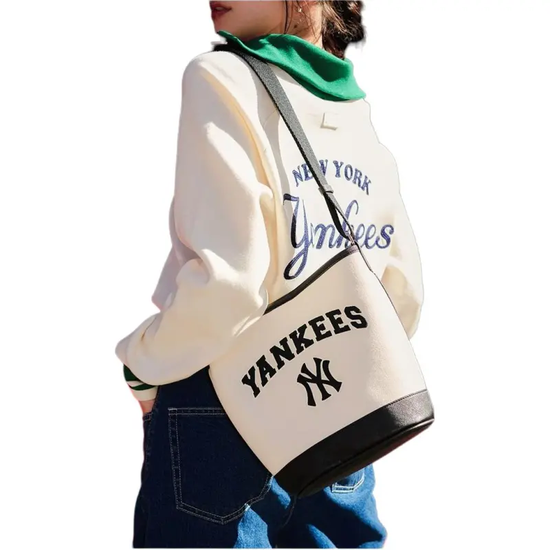 MLB College Style Series Knitwear Unisex Dark Cream-3