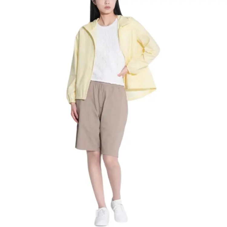 UNIQLO T Shirts Women's White-4