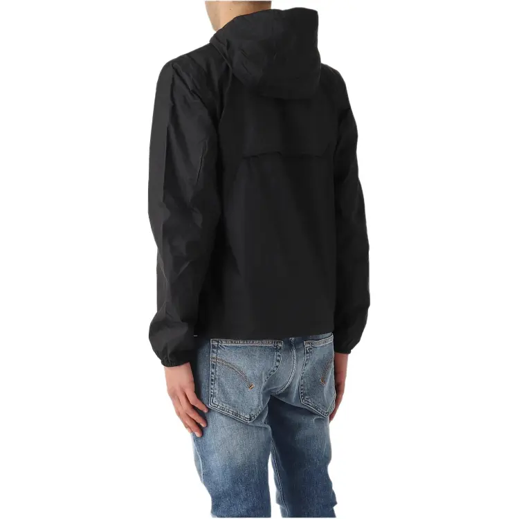 T-shirt met adelaarslogo op de voorkant in zwart