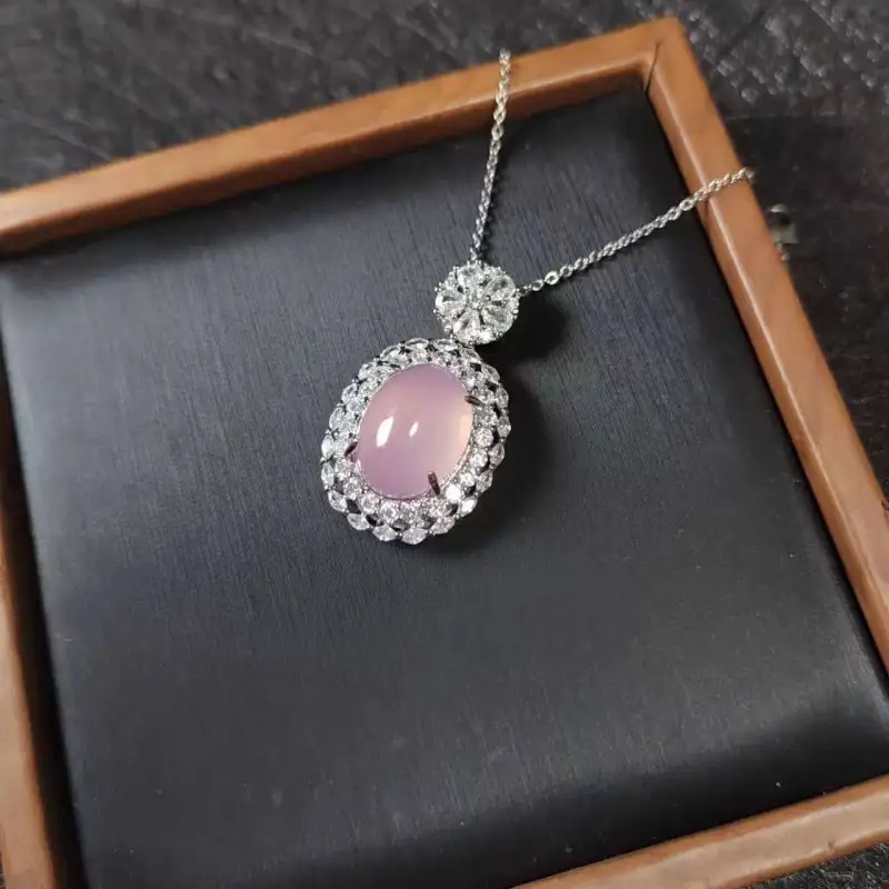 JUNWEN Chalcedony Necklaces Unisex-4