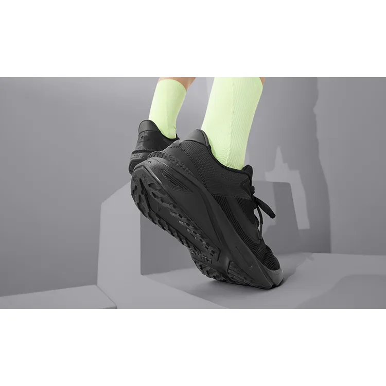Nike Star Runner 4 GS 'Triple Black'-1