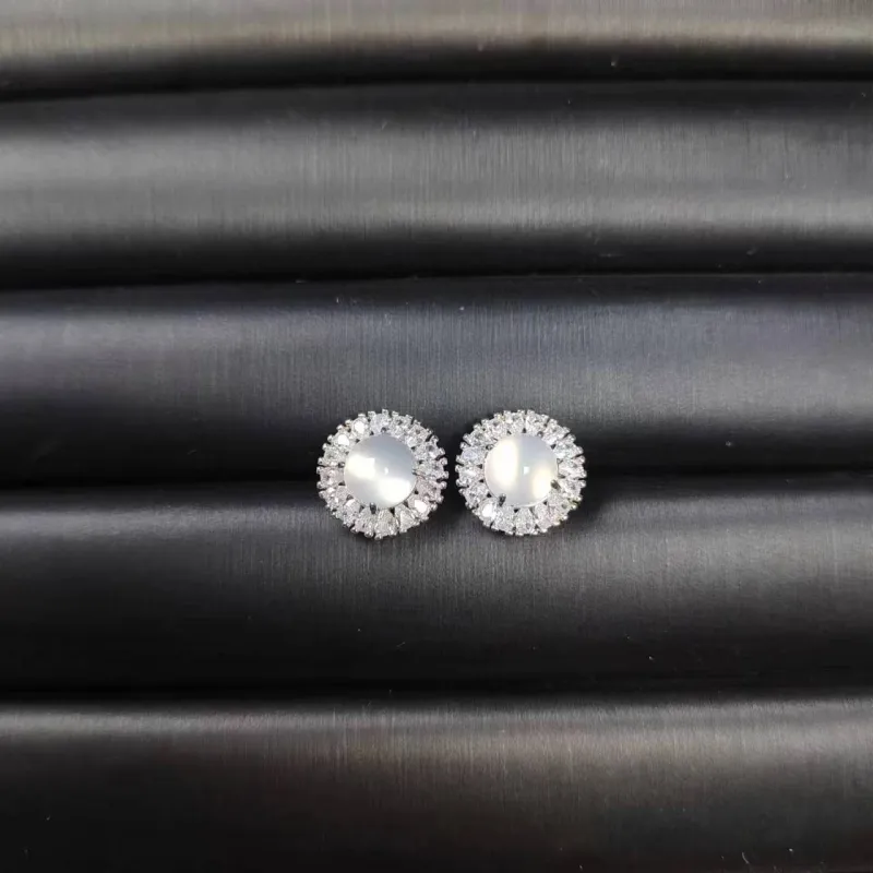 JUNWEN Chalcedony Stud Earrings Women's-1