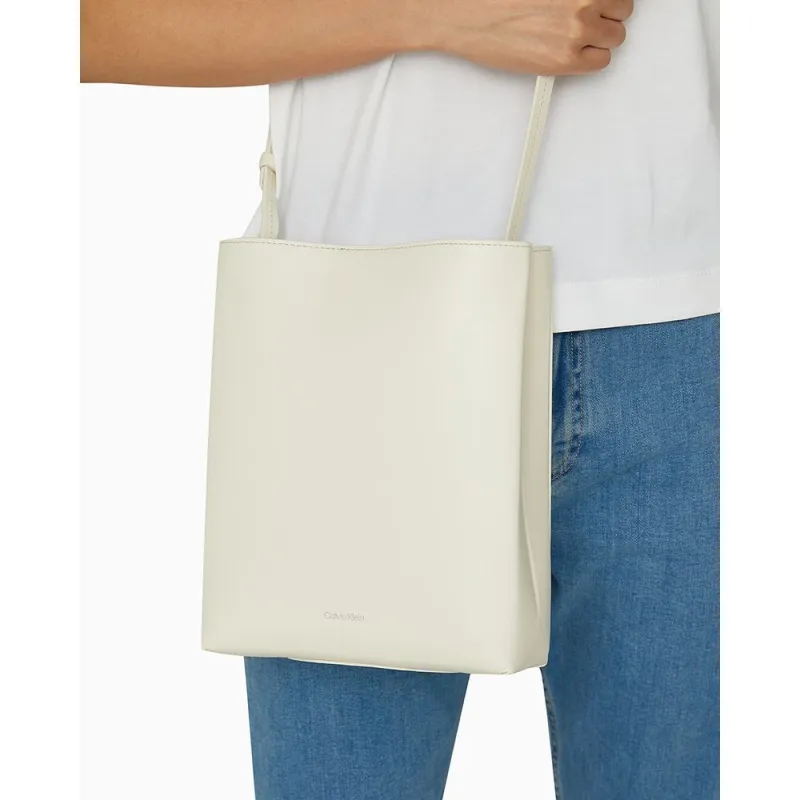CALVIN KLEIN Leather Shoulder Bag Crossbody Bag Women's Antique White-3