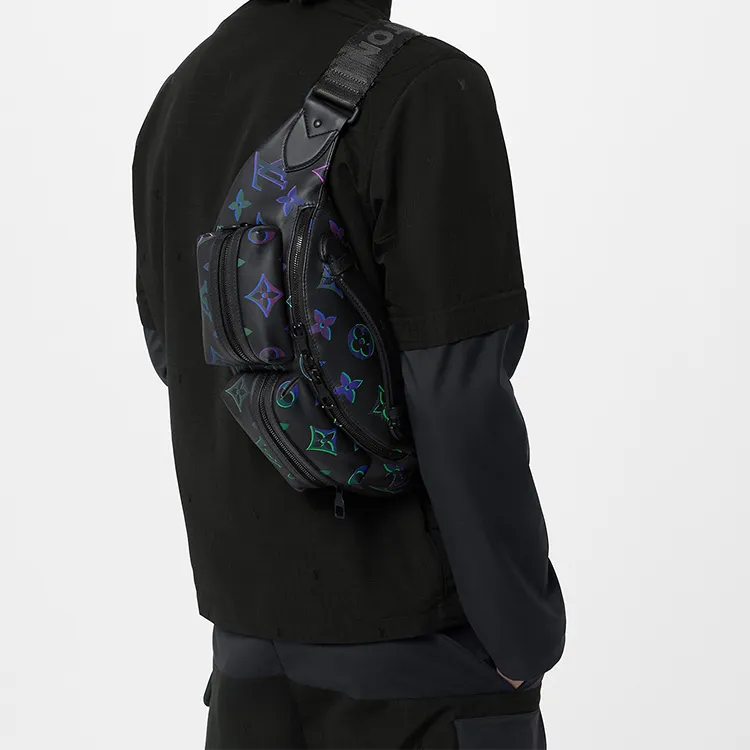 LOUIS VUITTON Bumbag Comet Black Borealis-8