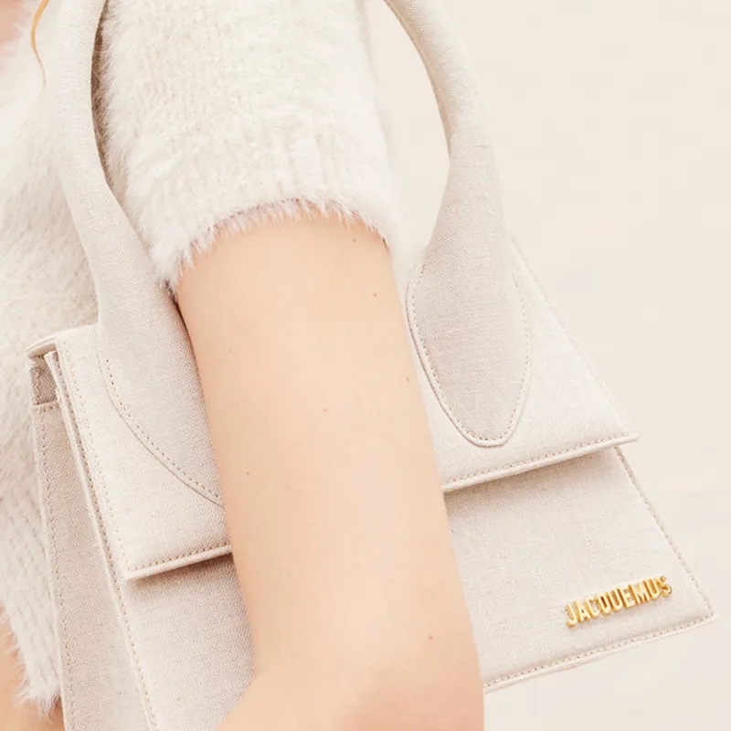 Jacquemus Le Grand Chiquito Logo Lettering Handbag-3