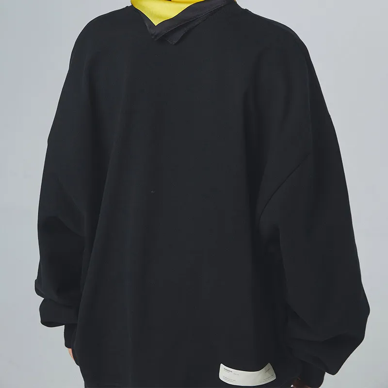 ROARINGWILD Ponpom Sweatshirt Unisex Black-5