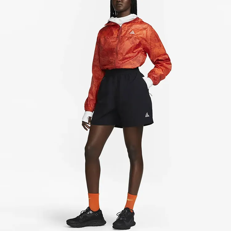 Nike ACG Women'ss Logo Embroidered Straight-Leg Shorts Black-1