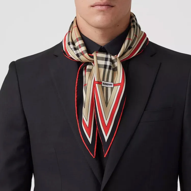 Burberry Checked Diamond-Shape Scarf-3