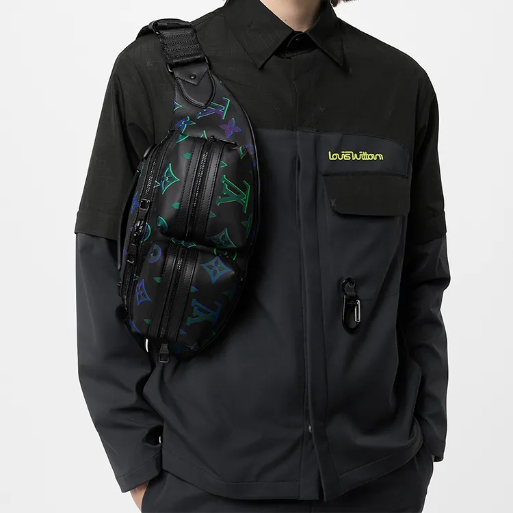 LOUIS VUITTON Bumbag Comet Black Borealis-7