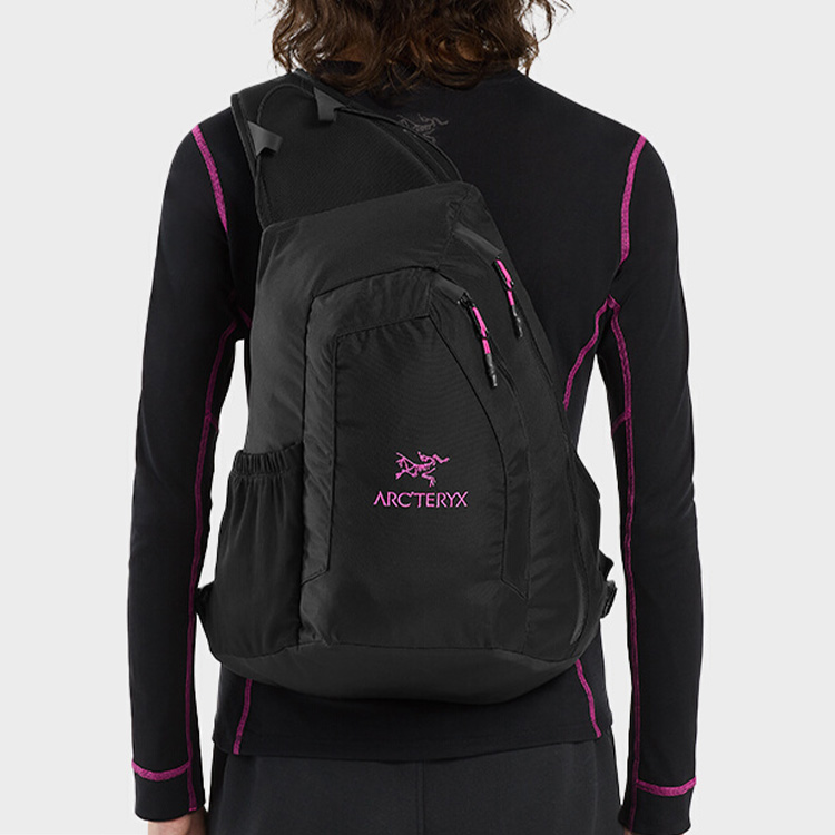 Arc'teryx Quiver Crossbody Pack Black/Ultraviolet - POIZON