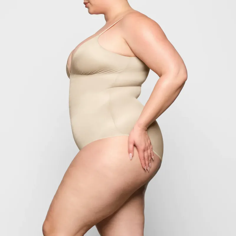 SKIMS BARELY THERE BODYSUIT BRIEF W/SNAPS One-piece Swimsuit Women's Apricot Sand-3