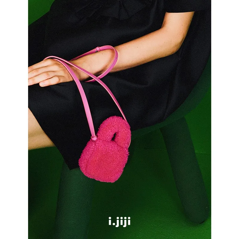 KUNOGIGI TOTO Wool Earphone Case Shoulder Bag Crossbody Bag Mini Women's Multicolor-2