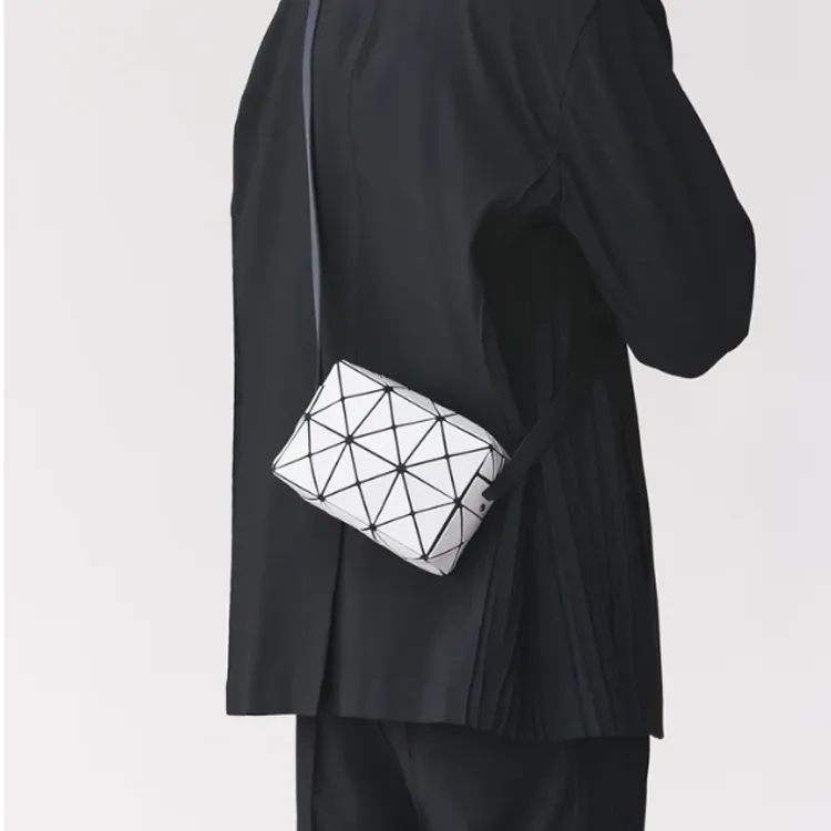 ISSEY MIYAKE Cuboid Artificial Leather Shoulder Bag Crossbody Bag Women's Light Gray-3