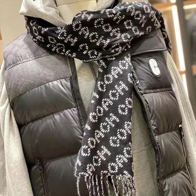 COACH Knit Scarves Unisex-2