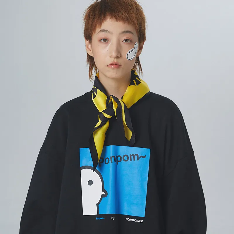 ROARINGWILD Ponpom Sweatshirt Unisex Black-3