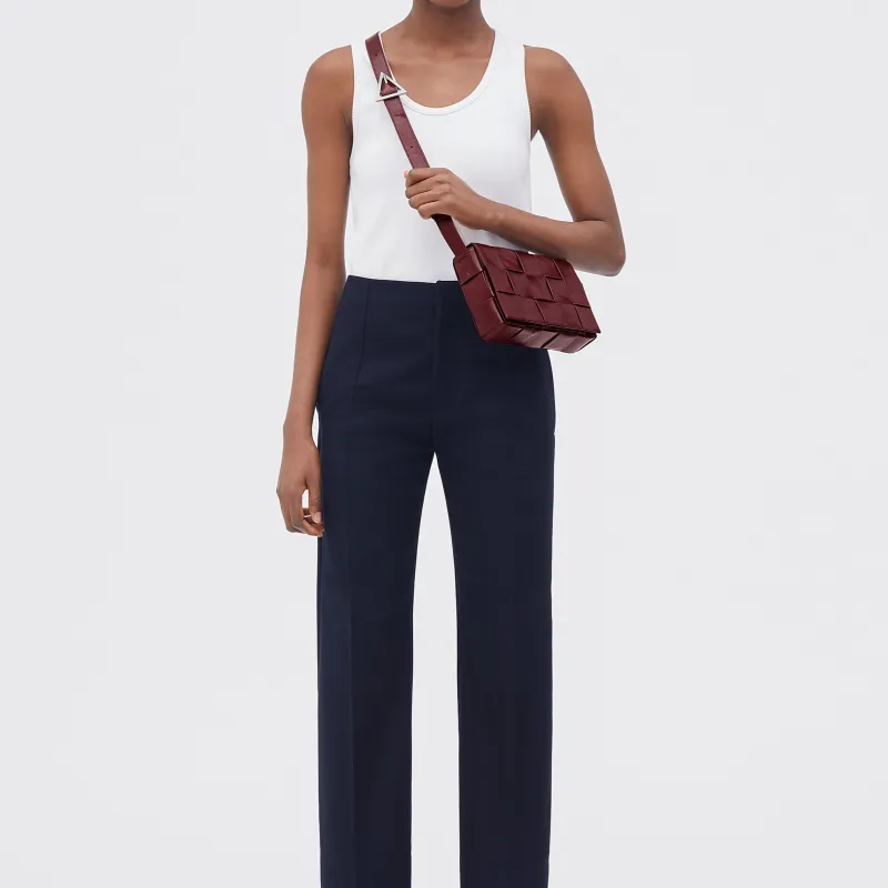 Bottega Veneta CASSETTE Cow Leather Tofu Bag, Shoulder Bag, Crossbody Bag Medium Size Unisex Burgundy-4