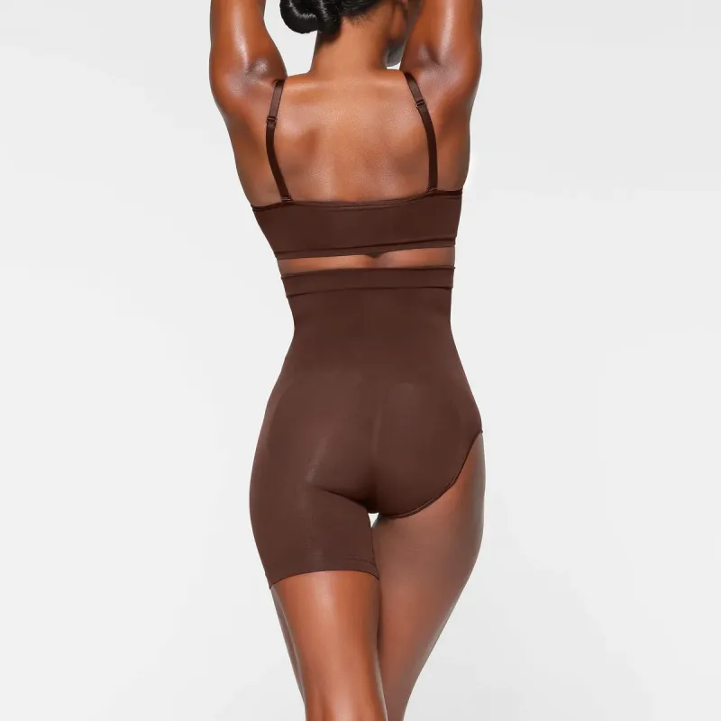 SKIMS SEAMLESS SCULPT SOLUTION SHORT RIGHT LEG EXPOSED Casual Shorts Women's COCOA/Cocoa-3