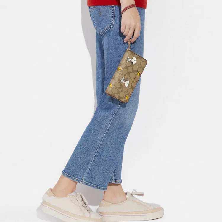 Snoopy X COACH Zip Around Wallets-2