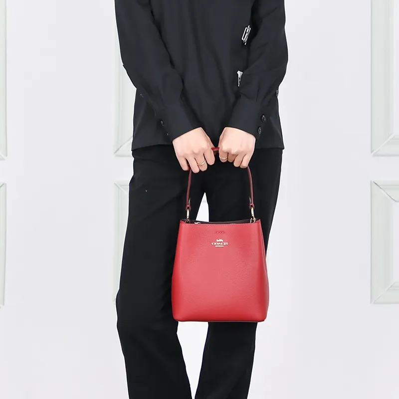COACH Town Pebbled Leather Bucket Bag, Portable Crossbody Bag, Shoulder Bag Women's Red-7