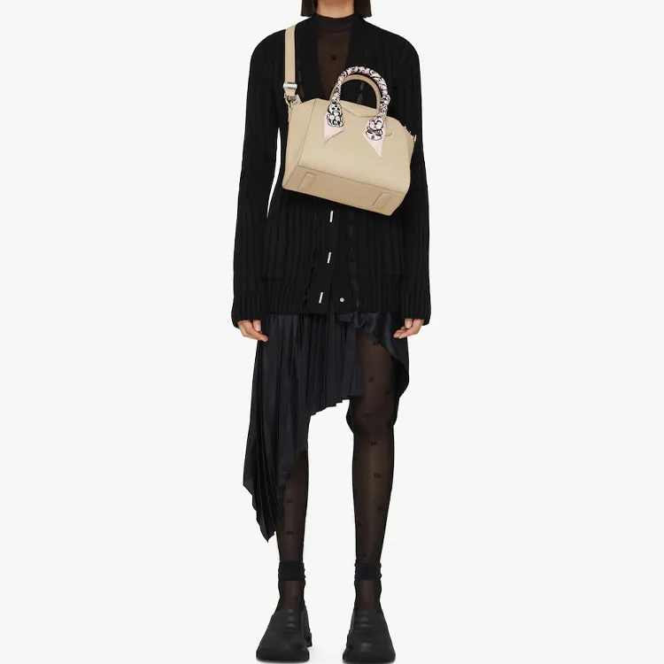 Givenchy Antigona Handbags-5