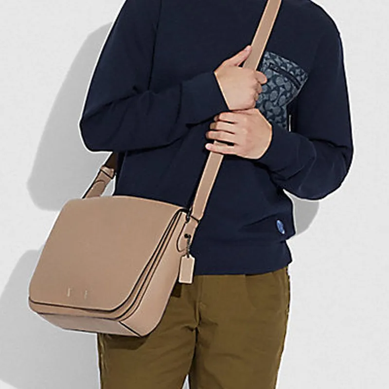 COACH GothamMessenger Pebbled Leather Envelope Bag, Messenger Bag, Shoulder Bag, Crossbody Bag Tubas Men's Nude-4