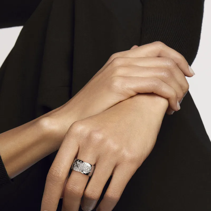 CHANEL CoCo Crush Rings Unisex White Gold-1