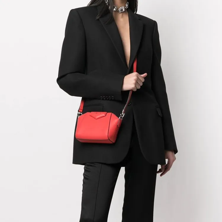 Givenchy Antigona Shoulder Bags-4
