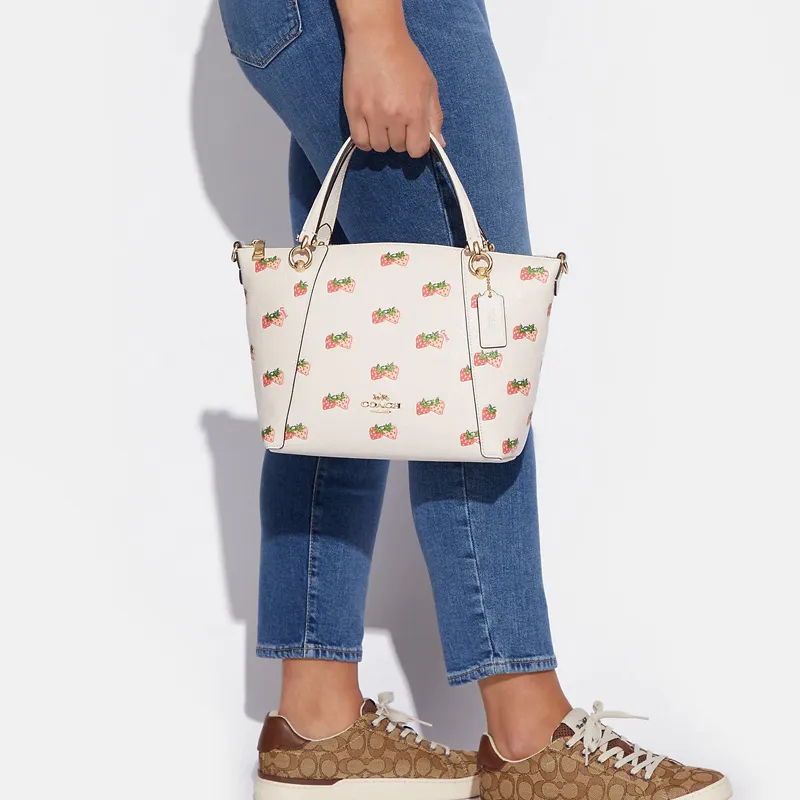 COACH Kacey Pebbled Leather Dumpling Bag, Handbag, Shoulder Bag, Crossbody Bag Medium Size Women's White-4